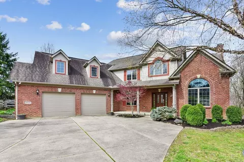 9950 Thoroughbred Ln, Cincinnati, OH 45231