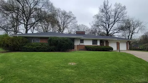 1275 Amberwood Ct, Cincinnati, OH 45244