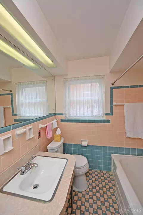 1550 Corcoran Pl, Cincinnati, OH 45224 photo 19
