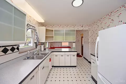 1550 Corcoran Pl, Cincinnati, OH 45224 photo 11