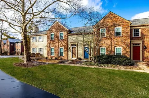 16 Woodsview Ln, Sharonville, OH 45241