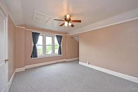 725 Riddle Rd, Cincinnati, OH 45220 photo 24
