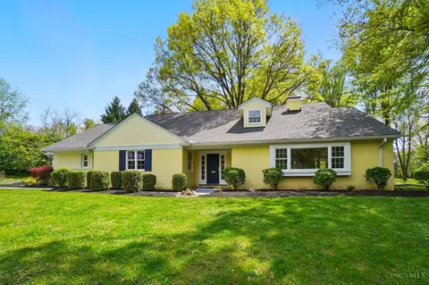 2659 Willowbrook Dr, Amberley, OH 45237