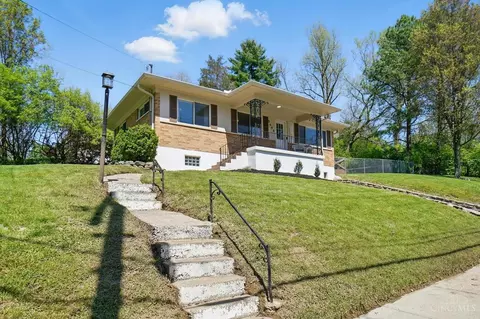 5694 Antoninus Dr, Cincinnati, OH 45238