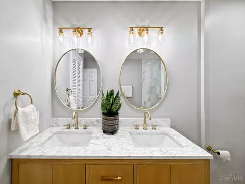 Bath - 11594 Gerity Ct, Forest Park, OH 45240 photo 2 of 5