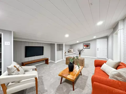 Living - 11594 Gerity Ct, Forest Park, OH 45240 photo 5 of 6