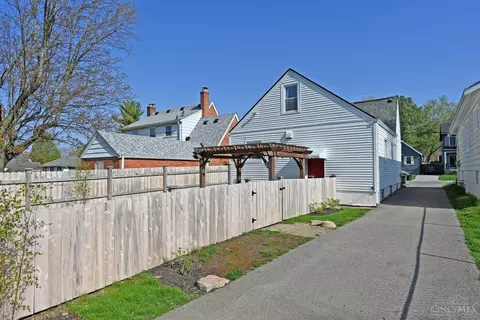 Exterior - 6905 Roe St, Cincinnati, OH 45227 photo 7 of 7