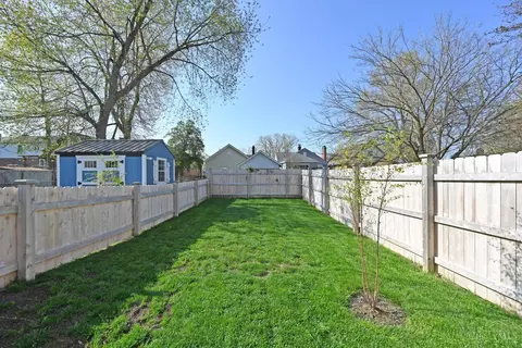 Exterior - 6905 Roe St, Cincinnati, OH 45227 photo 4 of 7