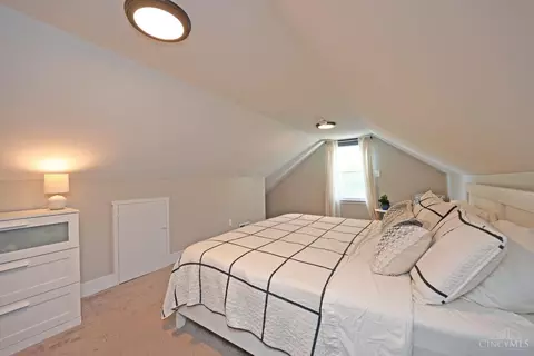 Bedroom - 6905 Roe St, Cincinnati, OH 45227 photo 1 of 4