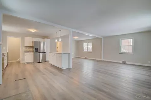 5128 Willnet Dr, Cincinnati, OH 45238 photo 9
