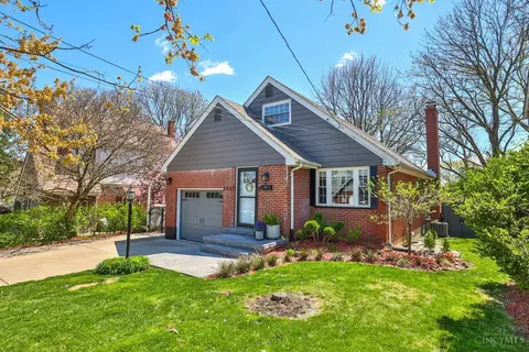 2537 Moundview Dr, Norwood, OH 45212