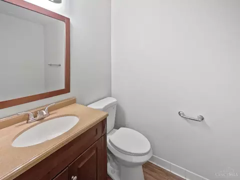 Bath - 2709 Robers Ave, Cincinnati, OH 45239 photo 2 of 3