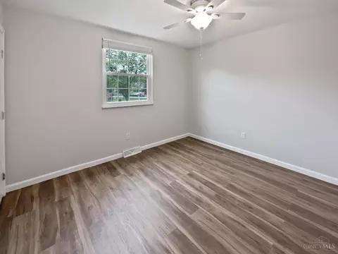 Bedroom - 2709 Robers Ave, Cincinnati, OH 45239 photo 2 of 6