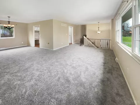 Living - 2709 Robers Ave, Cincinnati, OH 45239 photo 2 of 6