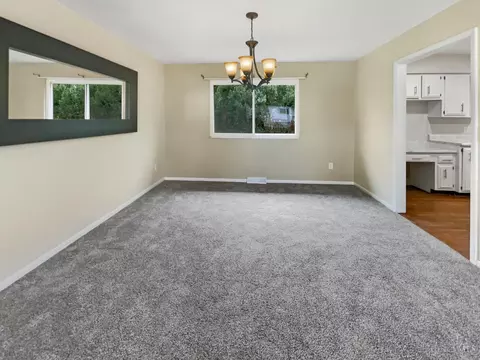 Living - 2709 Robers Ave, Cincinnati, OH 45239 photo 4 of 6