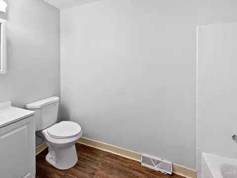 Bath - 2709 Robers Ave, Cincinnati, OH 45239 photo 3 of 3