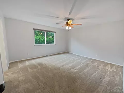Bedroom - 2709 Robers Ave, Cincinnati, OH 45239 photo 4 of 6