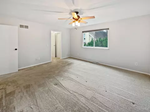 Bedroom - 2709 Robers Ave, Cincinnati, OH 45239 photo 5 of 6