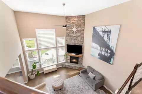 1011 Prestwick Pl, Cincinnati, OH 45245 photo 9