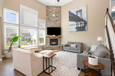 1011 Prestwick Pl, Cincinnati, OH 45245 photo 8