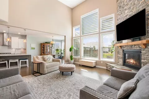 1011 Prestwick Pl, Cincinnati, OH 45245 photo 7