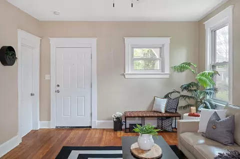 Entry Way - 5731 St Elmo Ave, Cincinnati, OH 45224 photo 1 of 2