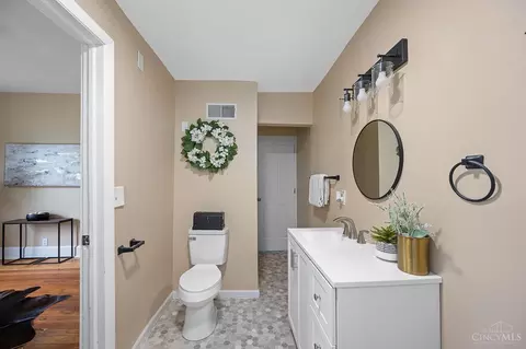 Bath - 5731 St Elmo Ave, Cincinnati, OH 45224 photo 2 of 2