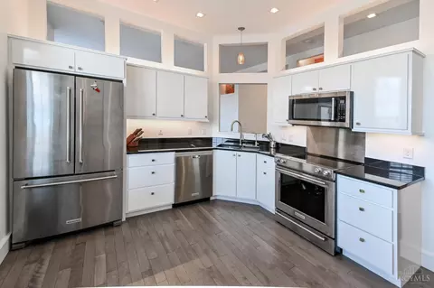 Kitchen - 2498 Walnutview Ct, Cincinnati, OH 45230 photo 2 of 3