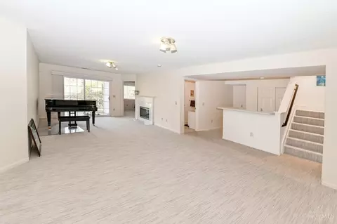 Living - 2498 Walnutview Ct, Cincinnati, OH 45230 photo 4 of 6