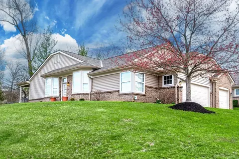 2498 Walnutview Ct, Cincinnati, OH 45230