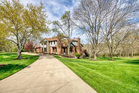 Exterior - 6172 W Fork Rd, Cincinnati, OH 45247 photo 2 of 14