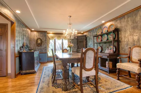 Dining - 6172 W Fork Rd, Cincinnati, OH 45247 photo 2 of 4