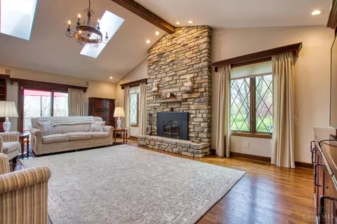 Living - 6172 W Fork Rd, Cincinnati, OH 45247 photo 3 of 4