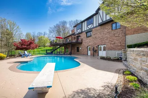 Exterior - 6172 W Fork Rd, Cincinnati, OH 45247 photo 7 of 14