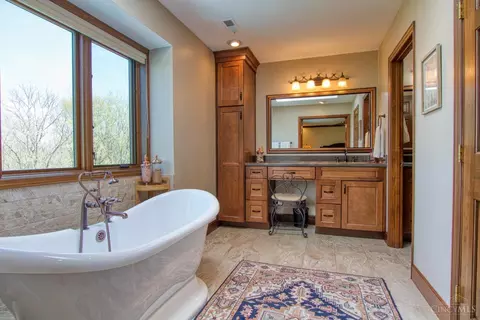Bath - 6172 W Fork Rd, Cincinnati, OH 45247 photo 3 of 6