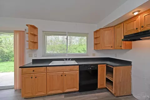 Kitchen - 2418 Impala Dr, Cincinnati, OH 45231 photo 4 of 5
