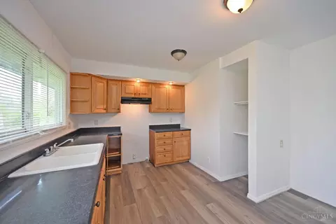 Kitchen - 2418 Impala Dr, Cincinnati, OH 45231 photo 2 of 5