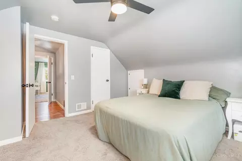 Bedroom - 8524 Plainfield Rd, Cincinnati, OH 45236 photo 3 of 3