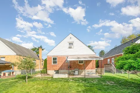 Exterior - 8524 Plainfield Rd, Cincinnati, OH 45236 photo 4 of 8