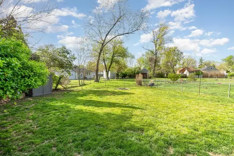 Exterior - 8524 Plainfield Rd, Cincinnati, OH 45236 photo 5 of 8