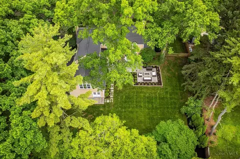 Exterior - 6906 Miami Bluff Dr, Mariemont, OH 45227 photo 4 of 15