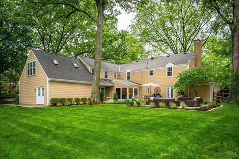 Exterior - 6906 Miami Bluff Dr, Mariemont, OH 45227 photo 10 of 15