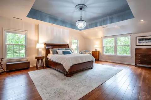 Bedroom - 6906 Miami Bluff Dr, Mariemont, OH 45227 photo 2 of 9