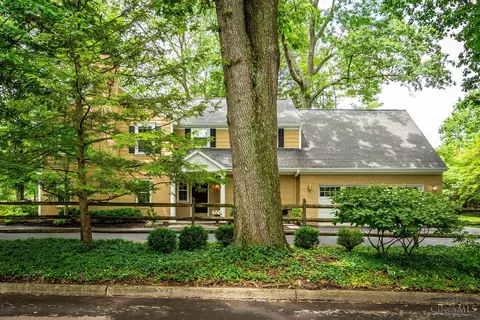 Exterior - 6906 Miami Bluff Dr, Mariemont, OH 45227 photo 14 of 15