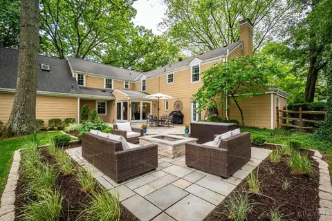 Exterior - 6906 Miami Bluff Dr, Mariemont, OH 45227 photo 9 of 15