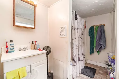 Bath - 776 Jackson St, Lincoln Heights, OH 45215 photo 1 of 1