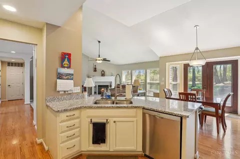 7332 Wethersfield Dr, Hamilton Township, OH 45039 photo 12