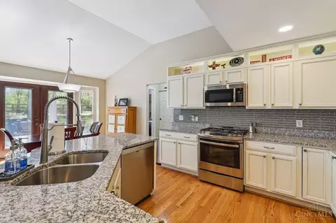 7332 Wethersfield Dr, Hamilton Township, OH 45039 photo 13