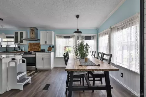 Dining - 9315 West Rd, Cleves, OH 45002 photo 2 of 4