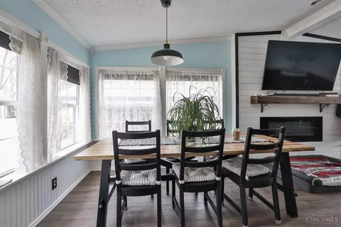 Dining - 9315 West Rd, Cleves, OH 45002 photo 3 of 4